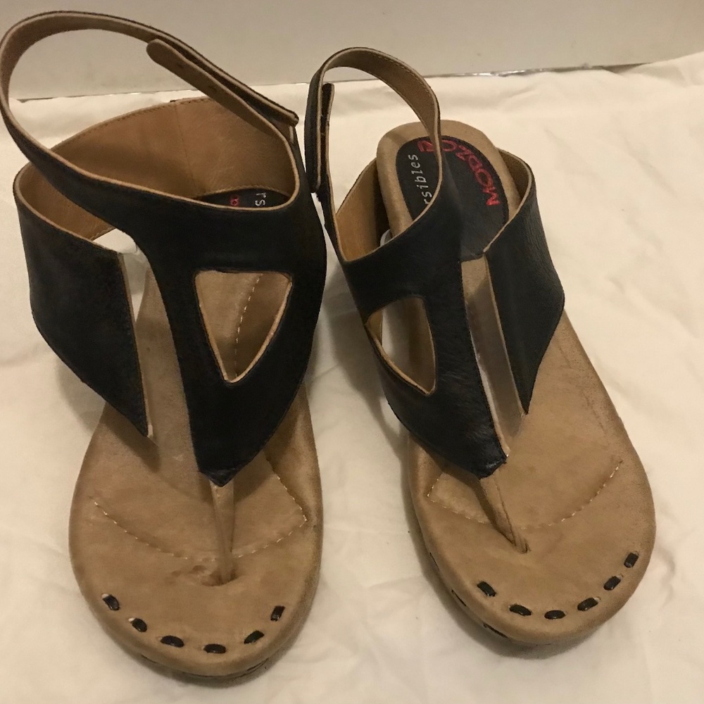 Modzori Venitia Mid Wedge Reversible Sandal